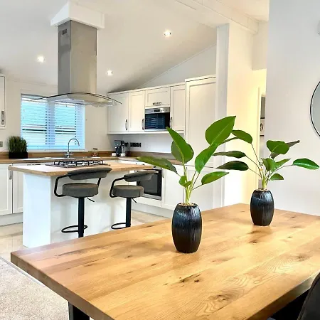 Thirlmere 4 Luxury At White Cross Bay Windermere